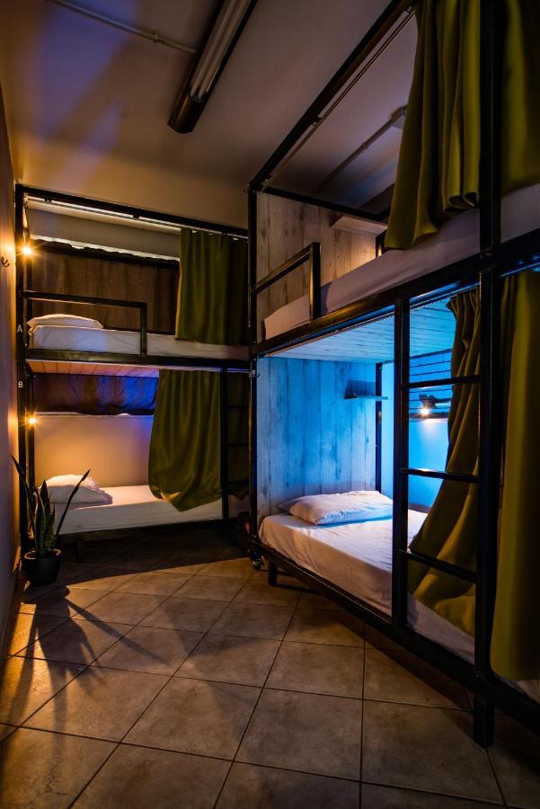 Bedway Athens Hostel Buitenkant foto